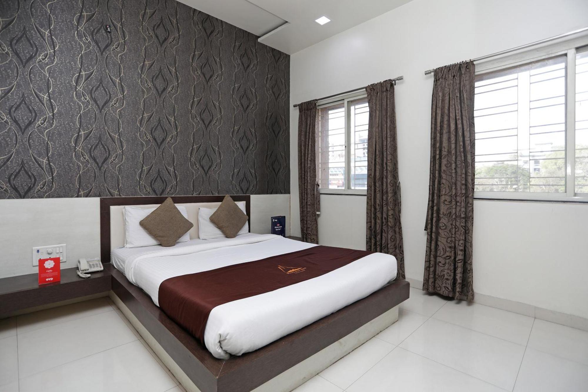 Hotel O Everest Inn Hotel Пюн Екстериор снимка
