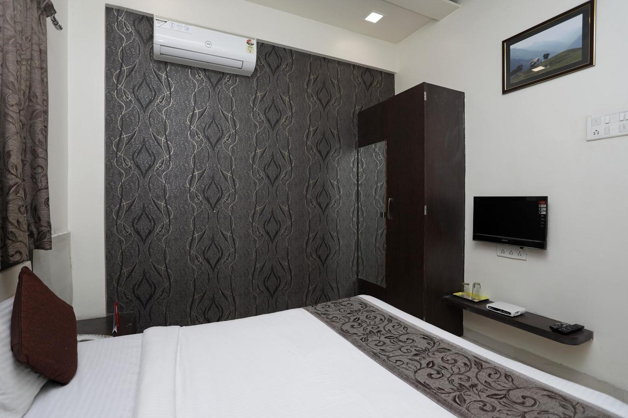 Hotel O Everest Inn Hotel Пюн Екстериор снимка